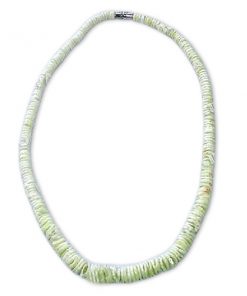 שרשרת צ'וקר ירוק בהיר שטוף עם דסקיות צדפים אמתיות