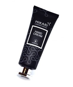 קרם ידיים קטיפתי מועשר בלחות ונספג בקלות